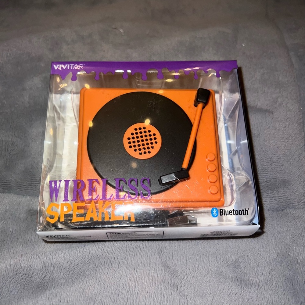 Unopened Wireless Bluetooth Speaker Retro Record Player Style Vivitar NWT Unused